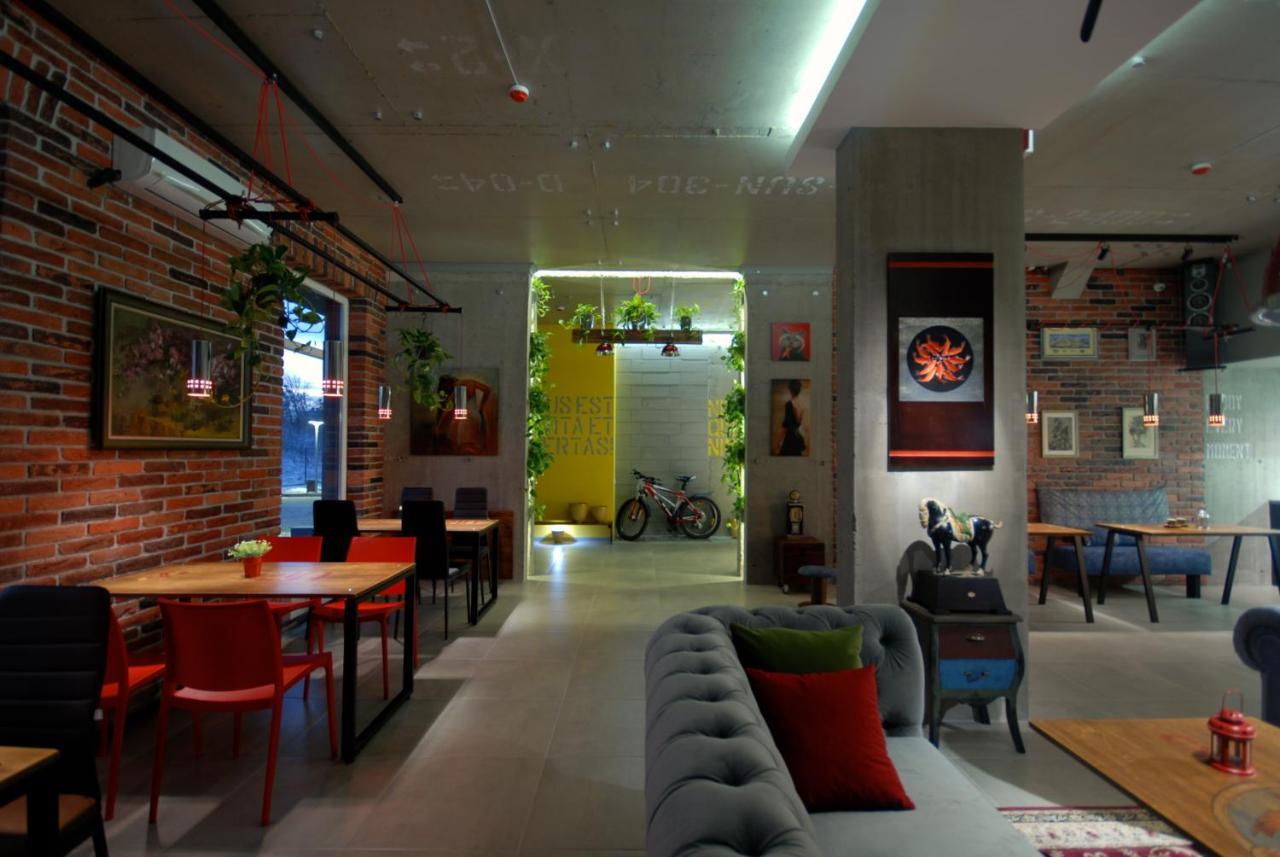 Cubby Hotel Lviv Buitenkant foto