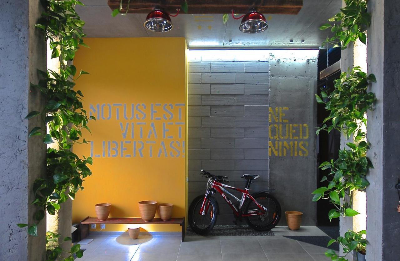 Cubby Hotel Lviv Buitenkant foto