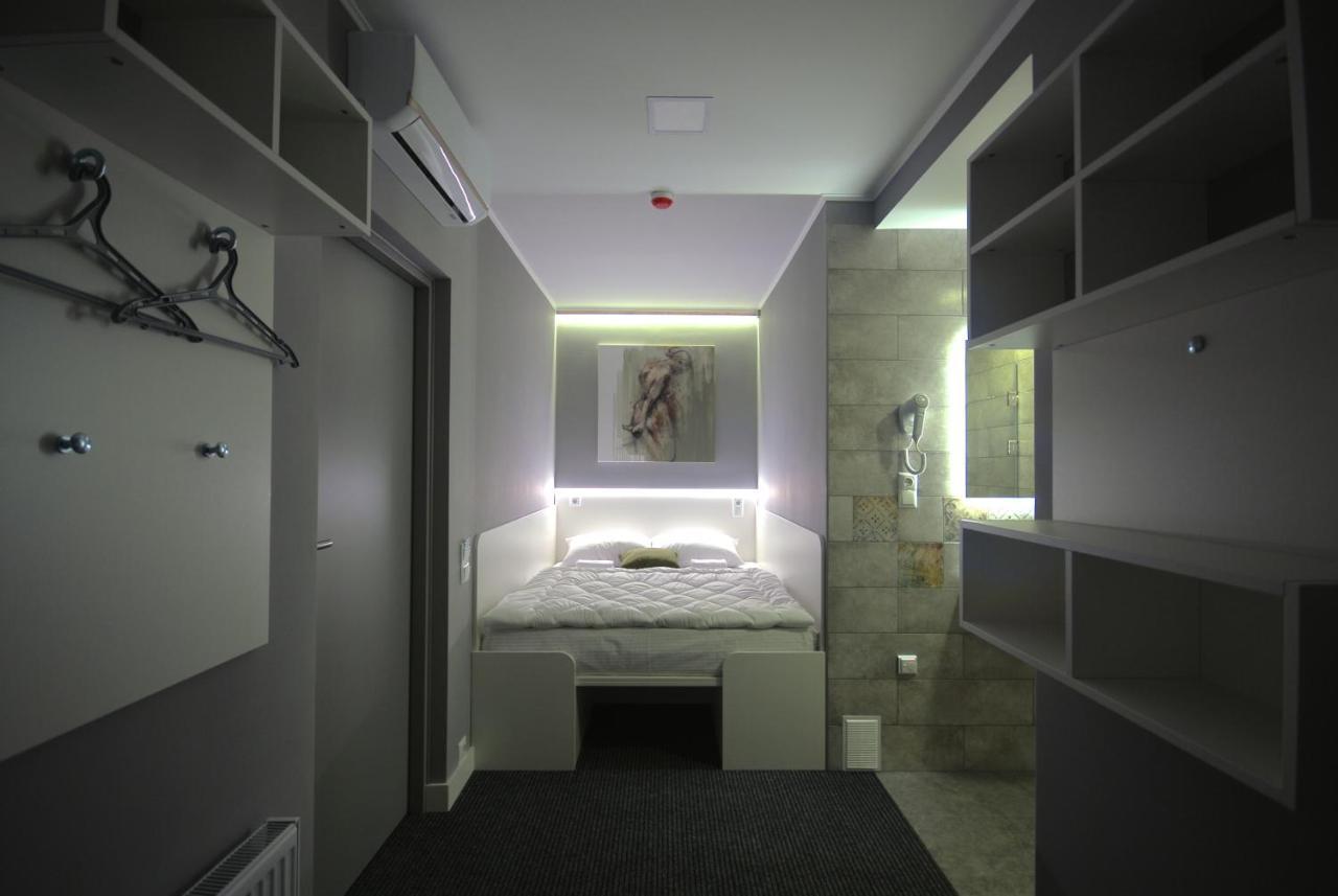 Cubby Hotel Lviv Buitenkant foto