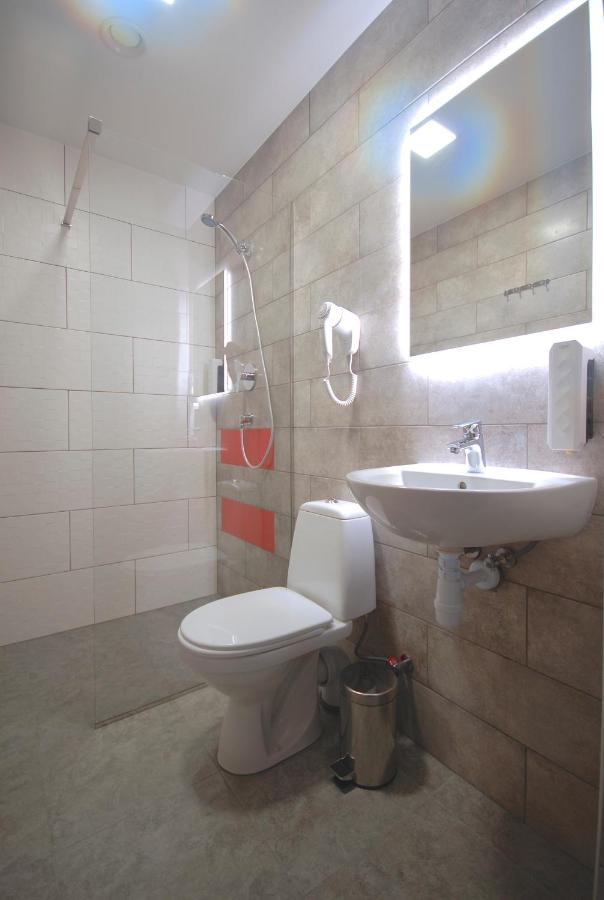 Cubby Hotel Lviv Buitenkant foto