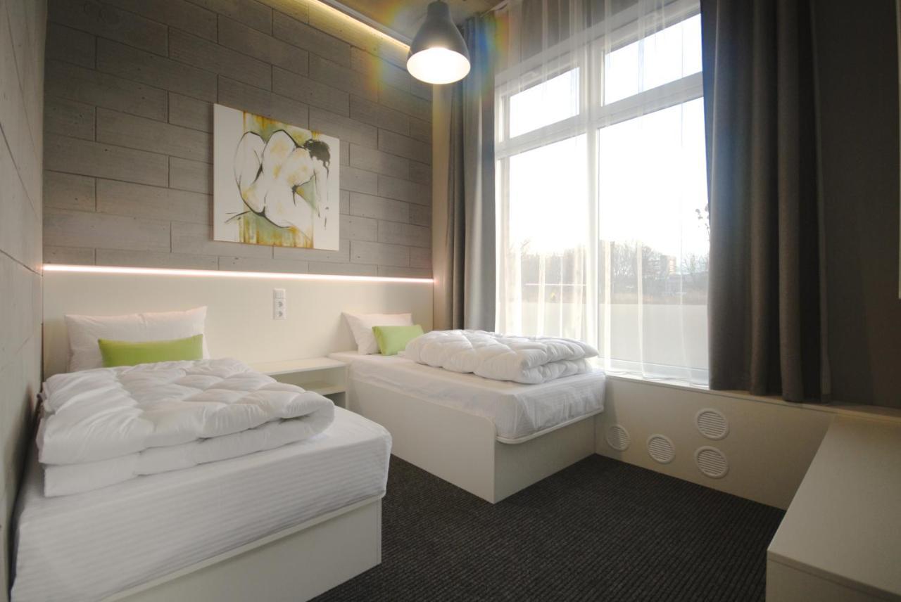 Cubby Hotel Lviv Buitenkant foto