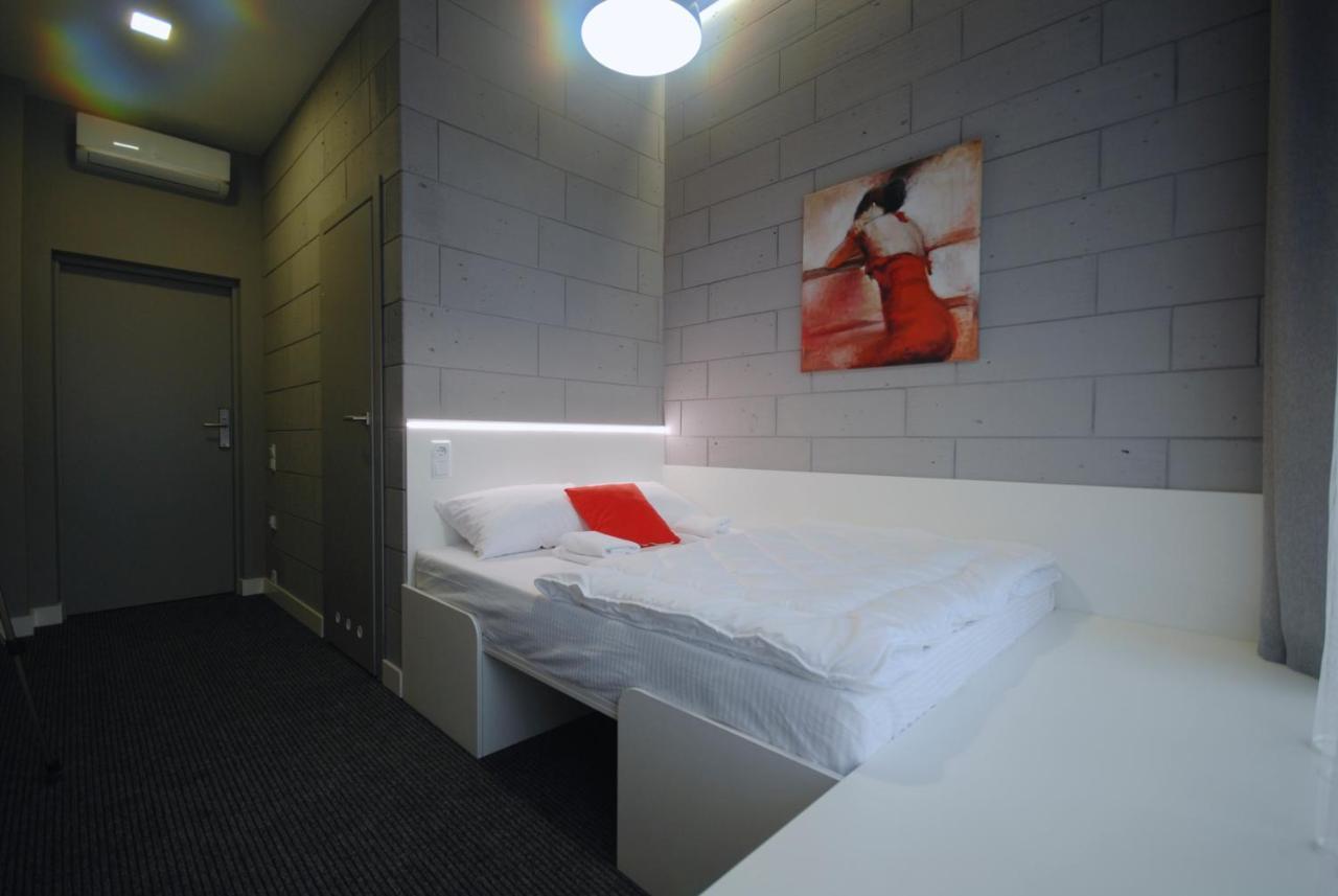Cubby Hotel Lviv Buitenkant foto