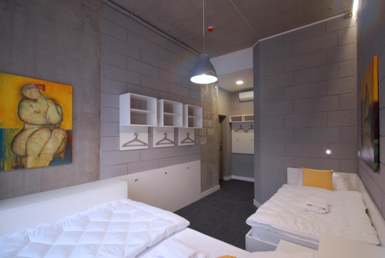 Cubby Hotel Lviv Buitenkant foto